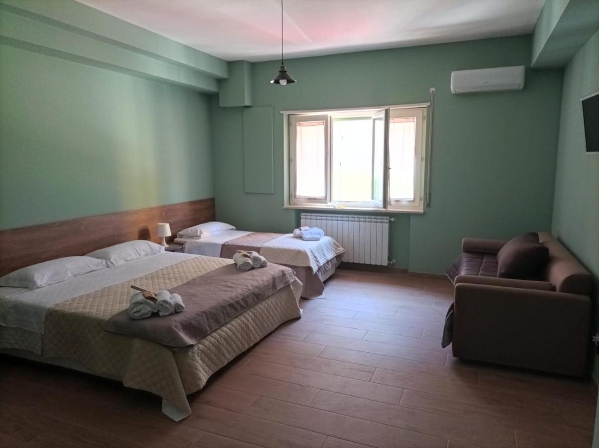 Incastro B&B In Crotone Extérieur photo